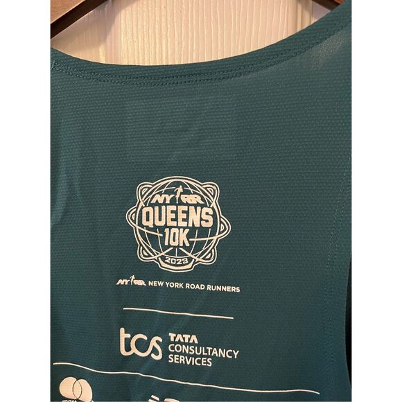 NEW BALANCE QUEENS 10K SINGLET NYRR - 2023 - Picture 7 of 12